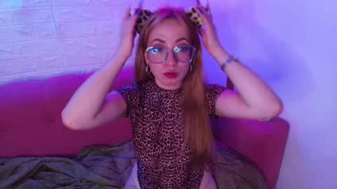 Isabella online show from November 25, 1:15 am