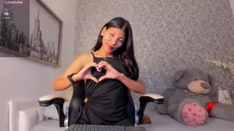 Snapshot of isabella_roberts13 chatting on February 24, 12:52 am isa online show from February 24, 12:52 am