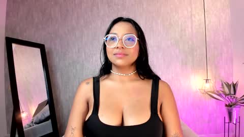 Snapshot of isabella_zc chatting on February 27, 11:50 am isabella zc online show from February 27, 11:50 am
