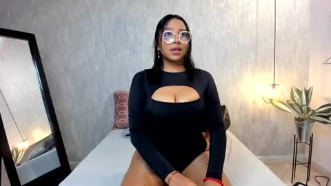 Snapshot of isabella_zc chatting on February 20, 11:53 am isabella zc online show from February 20, 11:53 am