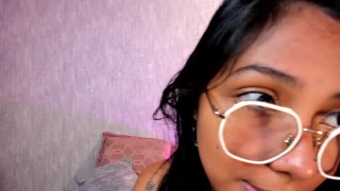 Snapshot of isabella_zc chatting on February 7, 2:47 pm isabella zc online show from February 7, 2:47 pm