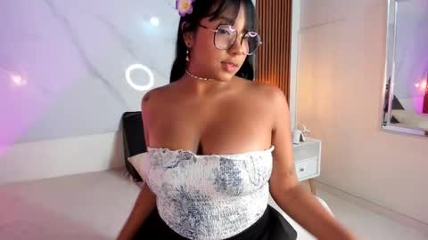 Snapshot of isabella_zc chatting on September 9, 7:58 pm isabella zc online show from September 9, 7:58 pm