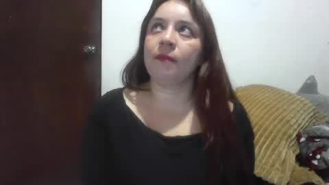isabellaa_hills_ online show from June 18, 4:56 pm