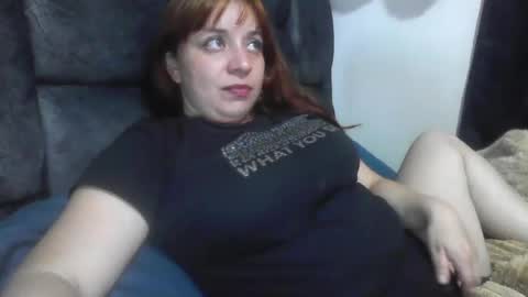 isabellaa_hills_ online show from July 16, 2:15 am