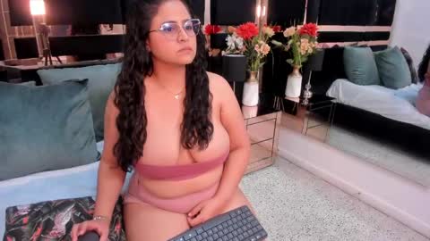 Isabella  online show from April 29, 4:39 am