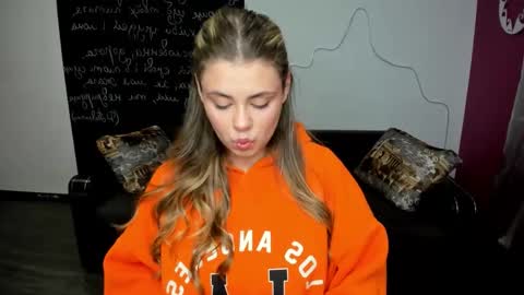 isabellabler online show from October 21, 11:48 am