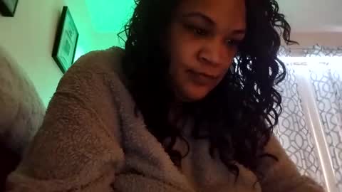 Snapshot of isabellacloverlove chatting on December 7, 5:48 pm Isabella online show from December 7, 5:48 pm