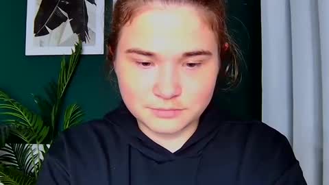 Isabell online show from October 12, 2:53 pm