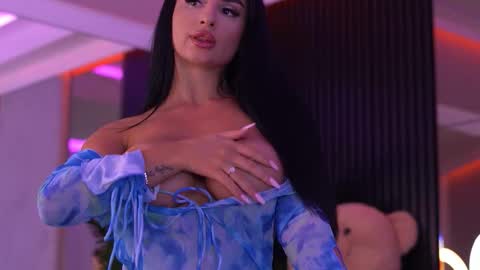 IsabelleHunt online show from September 11, 5:20 am