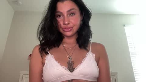 isabellekinsley online show from November 26, 8:27 pm