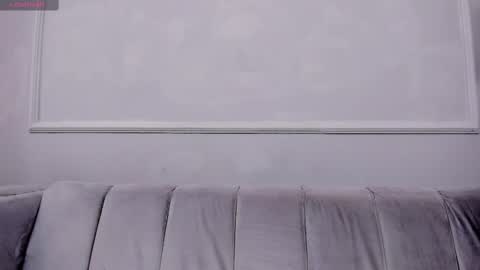 Snapshot of isabellsmmith chatting on February 11, 2:03 am Isabellsmmith online show from February 11, 2:03 am