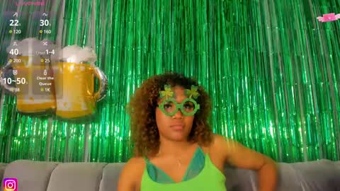 Snapshot of isabellsmmith chatting on March 4, 3:44 am Isabellsmmith online show from March 4, 3:44 am