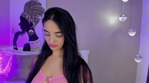Snapshot of isamonroee chatting on February 4, 8:38 pm Isa Monroee online show from February 4, 8:38 pm