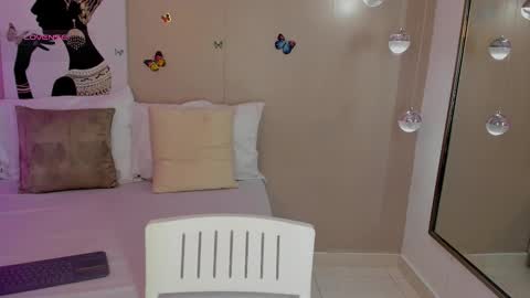 Snapshot of isamonroee chatting on February 25, 8:32 pm Isa Monroee online show from February 25, 8:32 pm