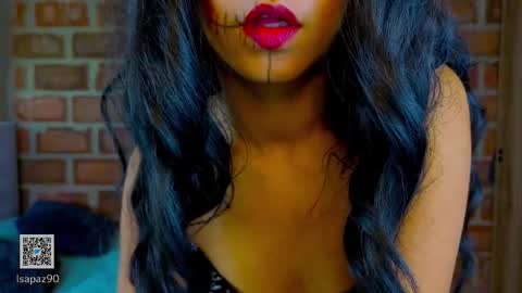 Isabela Paz online show from October 31, 2:17 pm