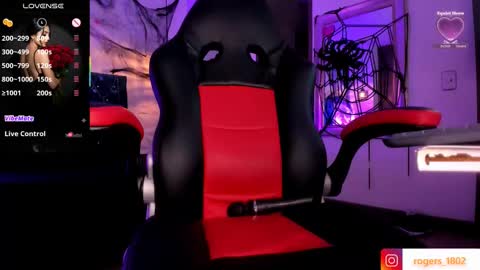 isabel  online show from October 8, 11:10 pm