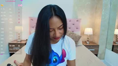 Isis Choi online show from March 25, 7:20 pm