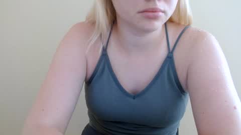 Isla online show from July 2, 6:07 am