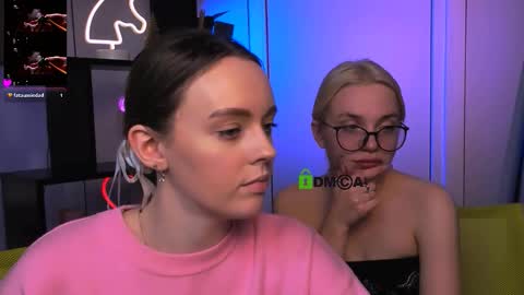 isla_dior online show from December 22, 10:55 am