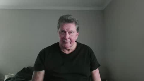 island625103 online show from March 15, 7:28 pm