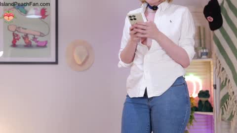 Lou  Peaches online show from March 20, 9:20 pm