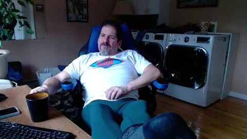 Snapshot of islandguy70 chatting on January 18, 3:59 pm Jim online show from January 18, 3:59 pm