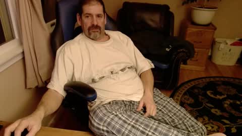 Snapshot of islandguy70 chatting on February 26, 10:05 am Jim online show from February 26, 10:05 am