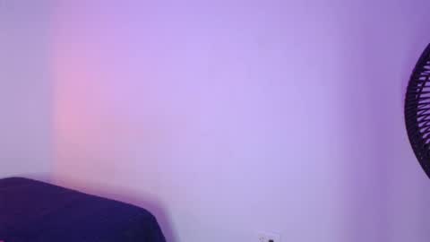 issa_kitty online show from February 27, 5:15 pm