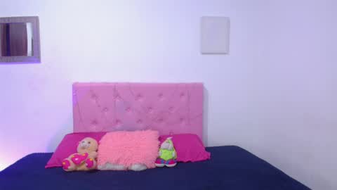 issa_kitty online show from February 24, 7:41 pm