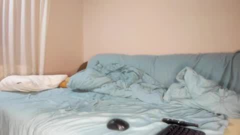 Issabelle online show from October 2, 7:07 am