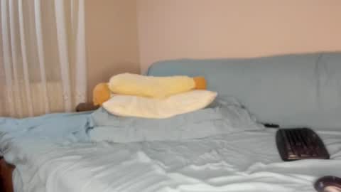 Issabelle online show from September 29, 6:45 am