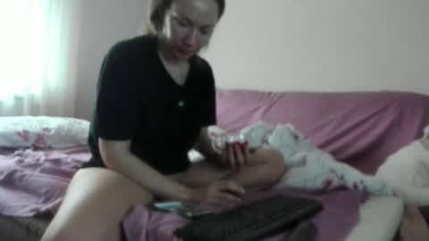 Issabelle online show from March 2, 5:30 am