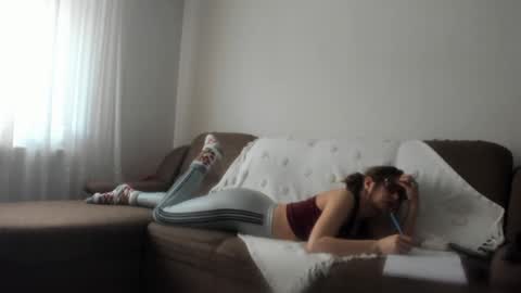Snapshot of issabelle_69 chatting on January 21, 9:46 am Issabelle online show from January 21, 9:46 am