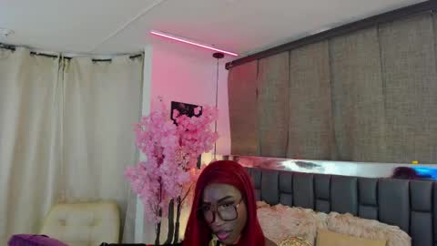 Snapshot of isseymz chatting on February 23, 9:26 pm Iseey online show from February 23, 9:26 pm