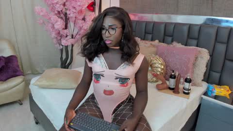 Snapshot of isseymz chatting on January 5, 9:15 am Iseey online show from January 5, 9:15 am