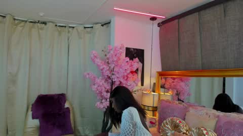 Snapshot of isseymz chatting on December 24, 7:06 am Iseey online show from December 24, 7:06 am