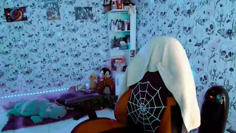 Yiz online show from October 11, 6:18 am