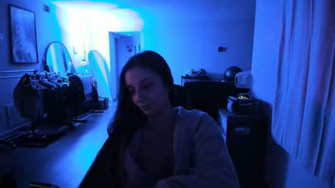 Snapshot of italiana25 chatting on October 19, 6:40 am Bella Bloom online show from October 19, 6:40 am