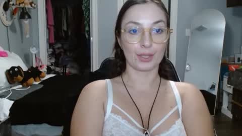 Snapshot of italiana25 chatting on February 1, 5:18 am Bella Bloom online show from February 1, 5:18 am