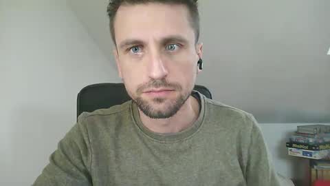 Snapshot of italiano116116 chatting on February 16, 12:21 pm italiano116116 online show from February 16, 12:21 pm