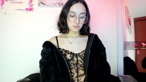 Snapshot of its__angelica_ chatting on January 19, 10:49 pm Angelica online show from January 19, 10:49 pm