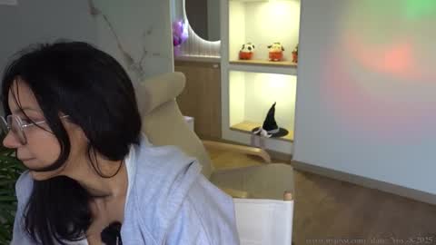 Jessi online show from November 8, 9:29 pm