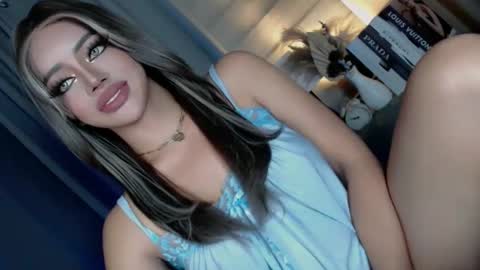 Snapshot of its_me_cataleya chatting on February 24, 1:24 am Cataleya Rogers online show from February 24, 1:24 am