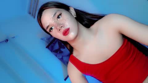 Snapshot of its_me_ezzie chatting on February 15, 10:42 pm EZZIE online show from February 15, 10:42 pm
