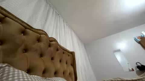 Snapshot of its_me_khalifa chatting on October 5, 1:30 pm MARIA LABO online show from October 5, 1:30 pm