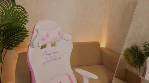 itsbellabonna online show from October 17, 4:38 am