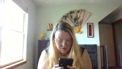 Itsglitchh222 online show from September 13, 9:06 pm