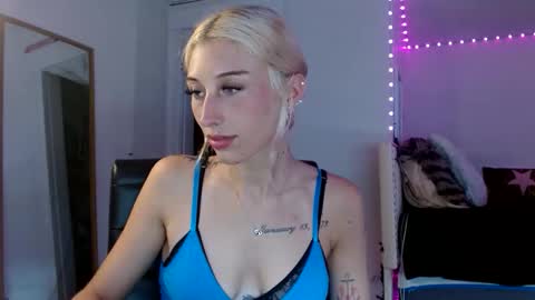 itsirelandbby online show from April 14, 6:11 pm