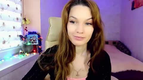 Snapshot of itslunaday chatting on December 18, 10:08 am itslunaday online show from December 18, 10:08 am