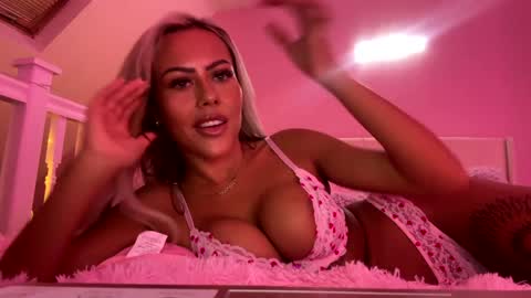 Lola online show from January 31, 5:42 pm